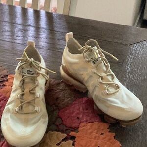 Nike Air vapor max Women's Cream and White Athletic Shoes